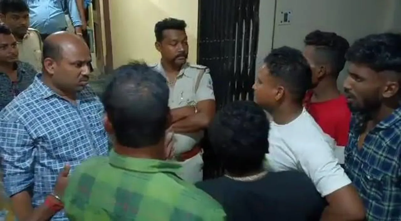 রোগী মৃত্যু ঘিরে ধুন্ধুমার কান্ড রানীগঞ্জের সিয়ারসোলে