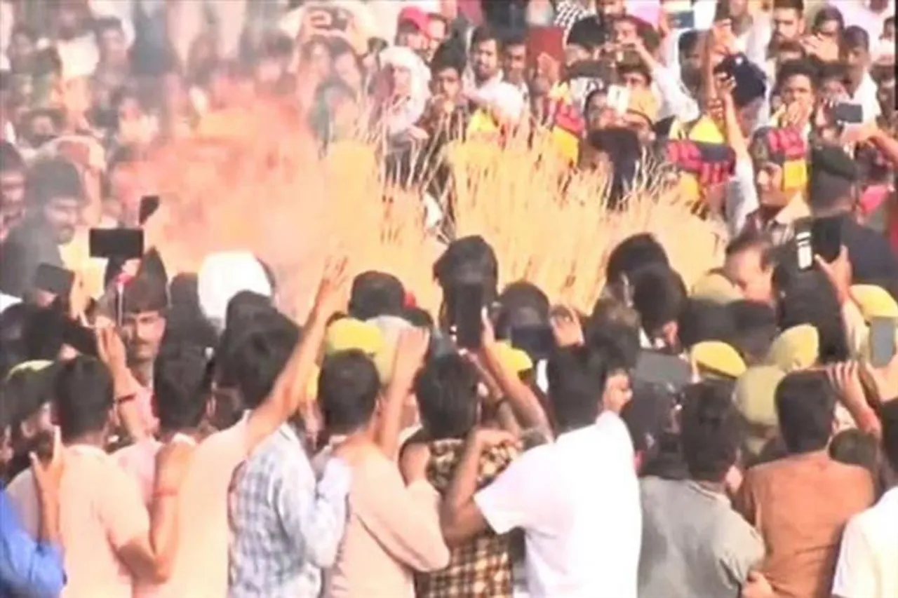 পঞ্চভূতে বিলীন হলেন মুলায়ম সিং যাদব