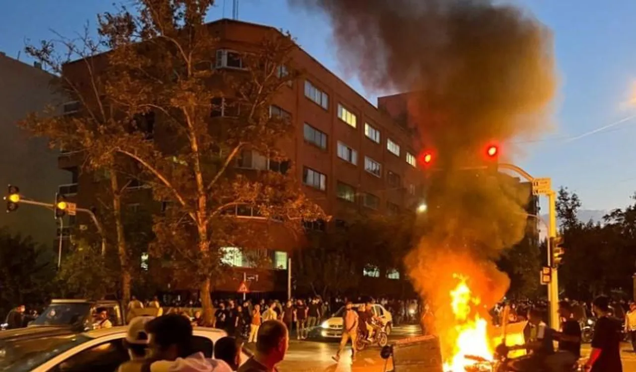 যুক্তরাজ্য ও নরওয়ের রাষ্ট্রদূতকে তলব ইরানের