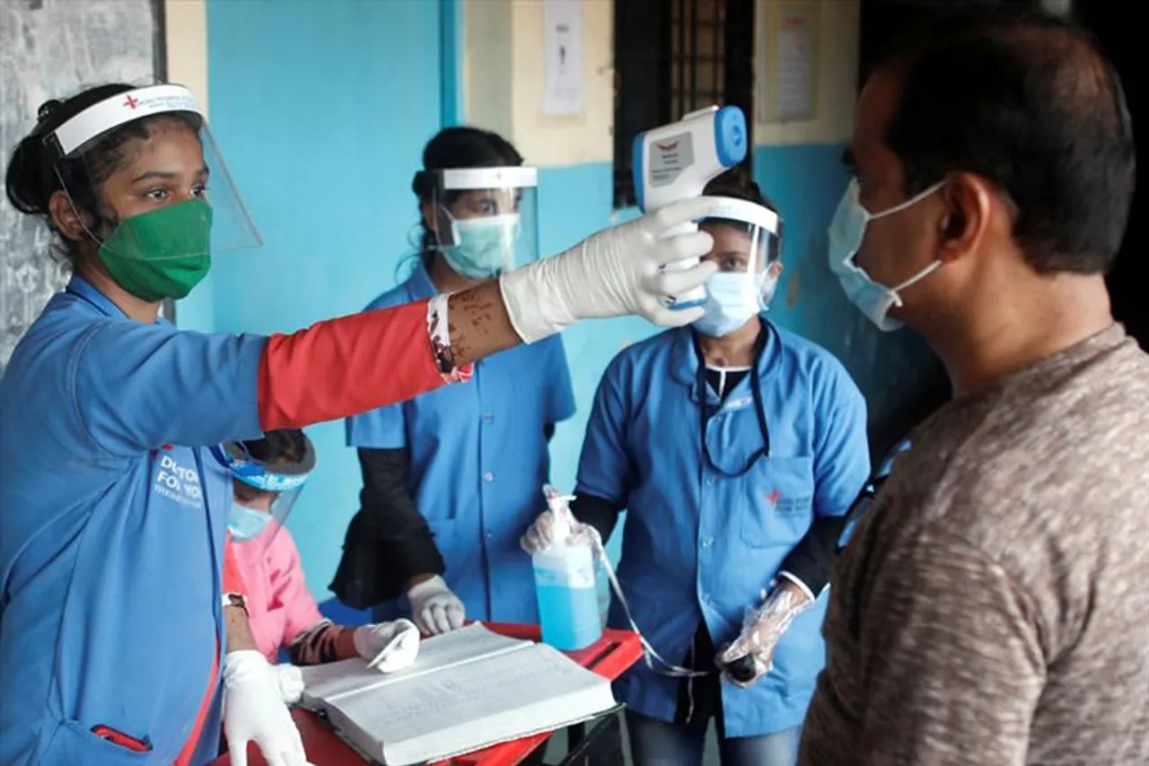 দেশে হু হু করে কমছে দৈনিক করোনার সংক্রমণ