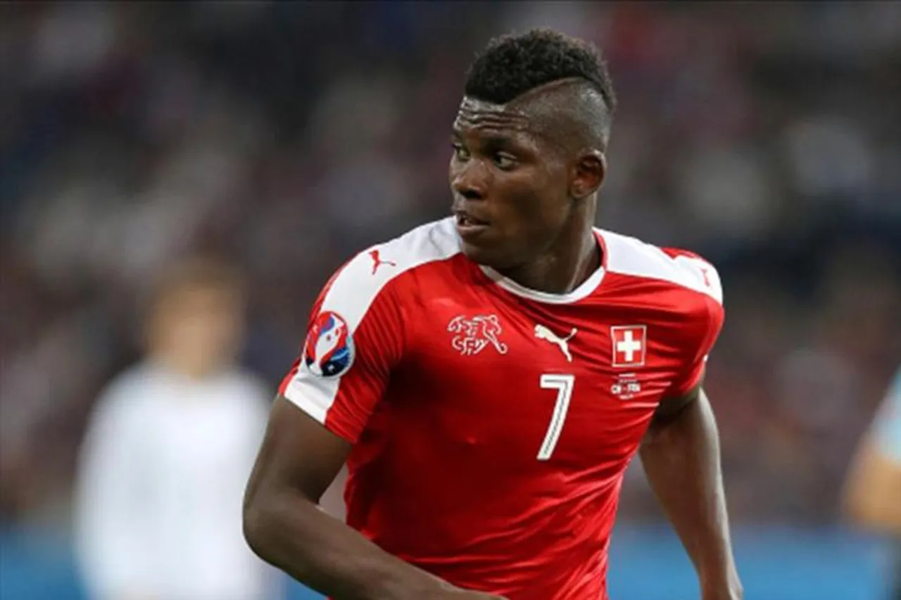 ৪৮ তম মিনিটে গোল করে সুইৎজারল্যান্ডকে এগিয়ে দিলেন ব্রিল এম্বলো