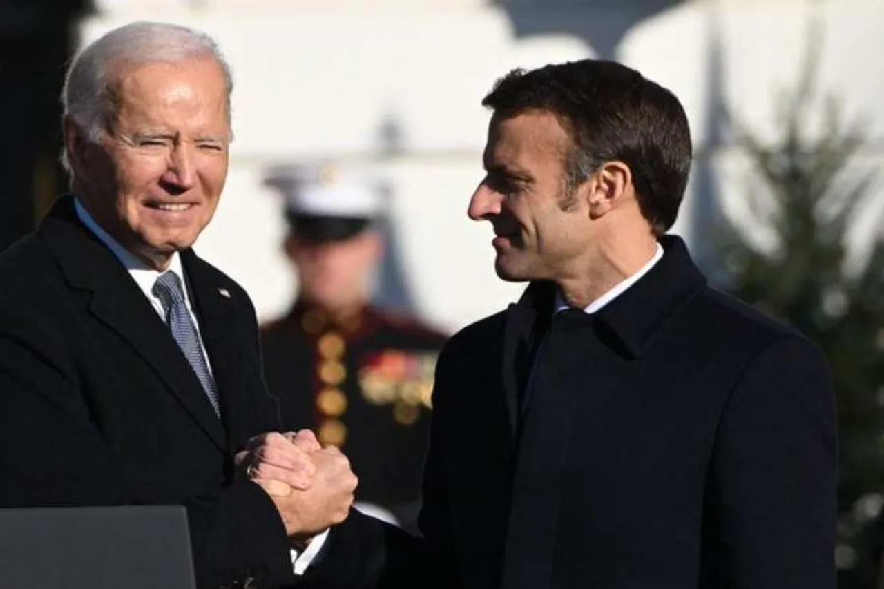 হোয়াইট হাউসে রাষ্ট্রপতি ইমানুয়েল ম্যাক্রোঁ, সামরিক সম্মানে অভ্যর্থনা বাইডেনের