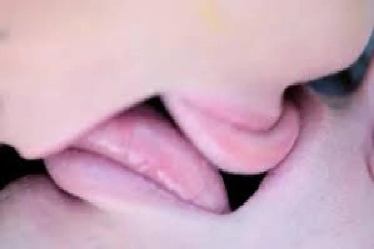 কিস ডে স্পেশাল: কিসিং ফ্যান্টাসি