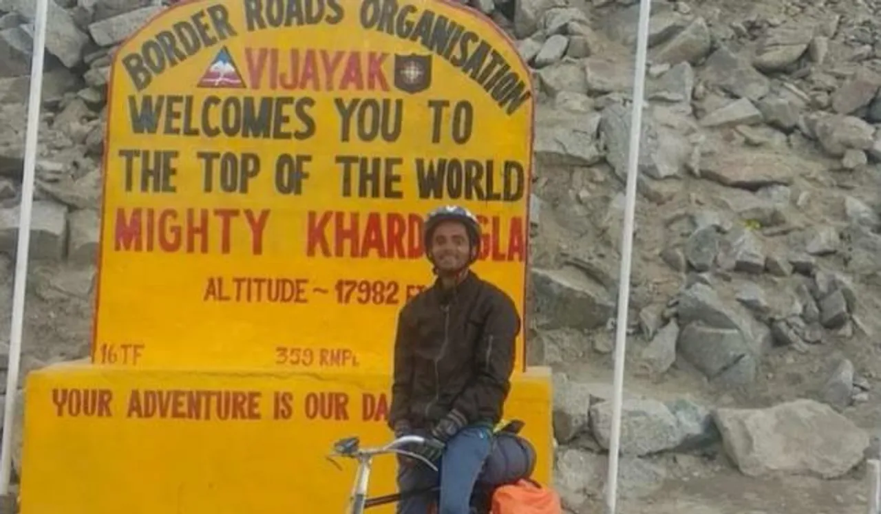 সাধারণ সাইকেলে খারদুংলা ভ্রমণ করে এলেন জলপাইগুড়ির যুবক