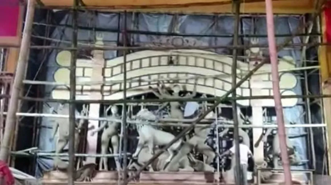 পদ্মাবতী মন্দিরের আদলে পুজো মন্ডপ