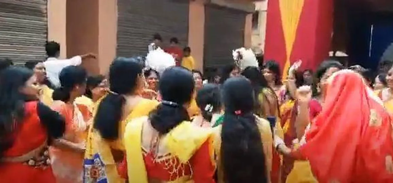 দূর্গাপুরের ফ্লাট বাড়ির পুজোয় এ এক অন্য আনন্দের জোয়ারে