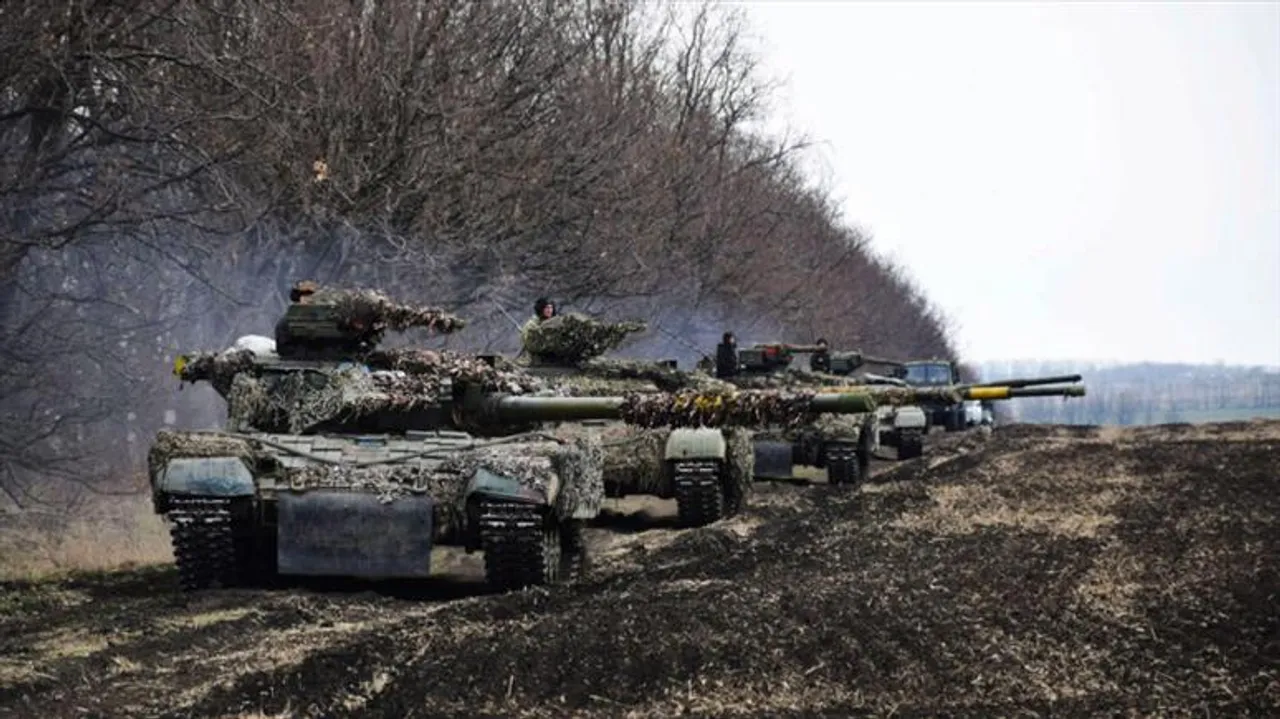 চারিদিক থেকে কিয়েভ ঘিরে ফেলল রুশ ট্যাঙ্কার