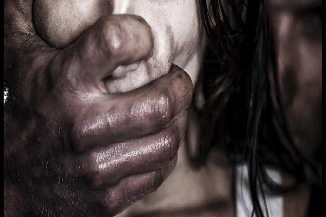 মধ্যবয়স্ক মহিলাকে গণধর্ষণ মুম্বাইয়ে