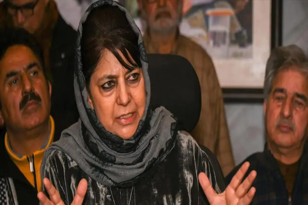 ডায়লগই একমাত্র উপায়, কেন এমন বললেন মেহেবুবা মুফতি?