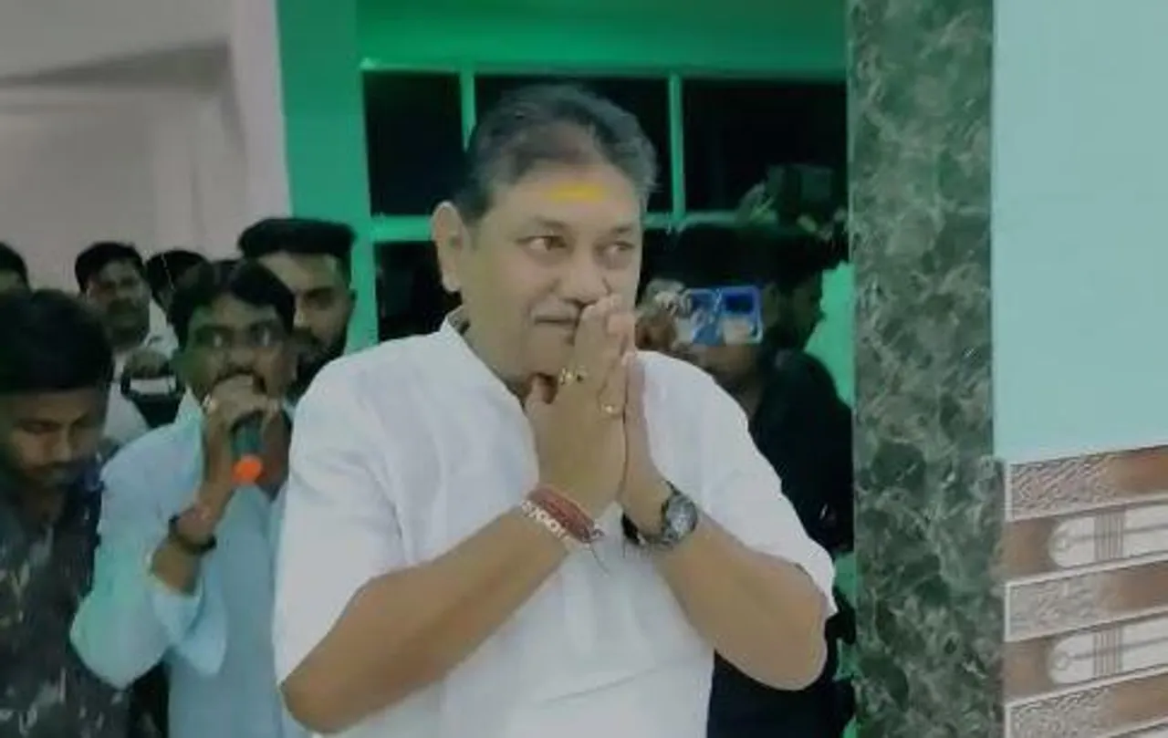 বিধায়কের বিরুদ্ধে বিধিভঙ্গের অভিযোগ