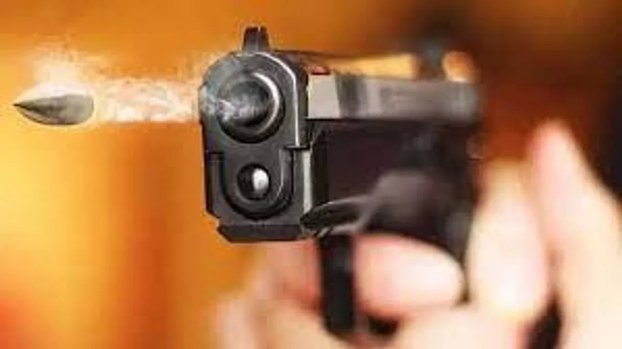 তৃণমূল প্রার্থীর বাড়ি লক্ষ্য করে গুলি