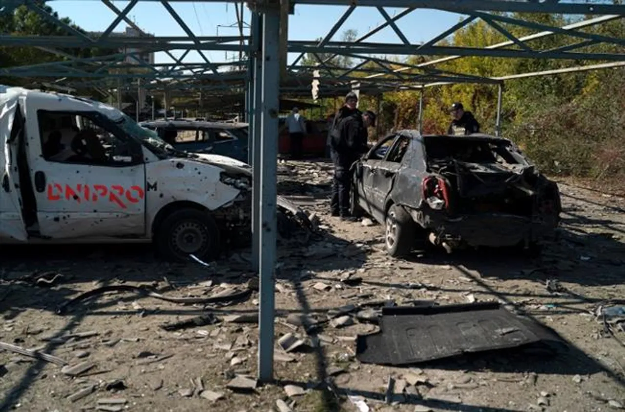 ইউক্রেনে গত এক দিনে রুশ হামলায় ১০ বেসামরিক নাগরিক নিহতঃ ইউক্রেনের ঊর্ধ্বতন কর্মকর্তা