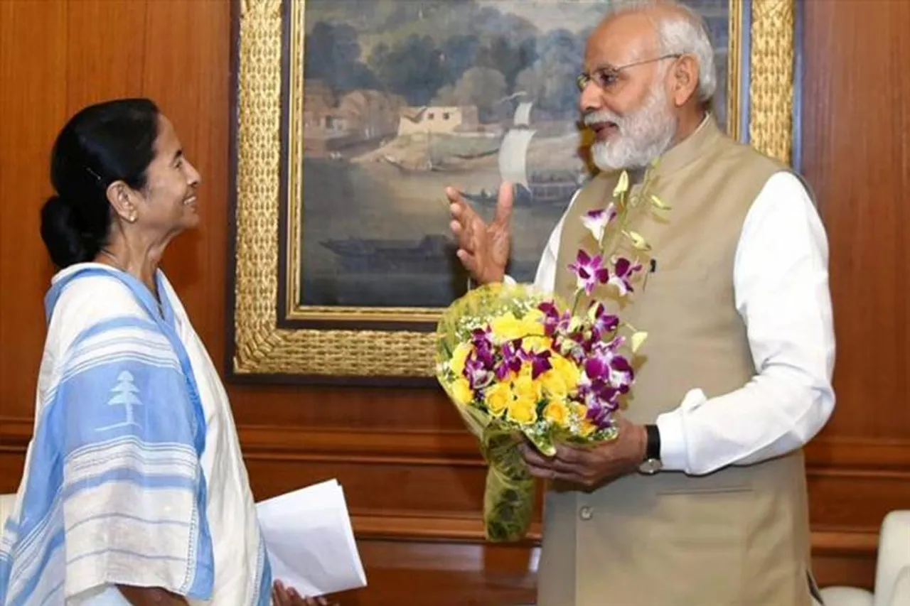 বছর শেষে এক মঞ্চে মোদী-মমতা