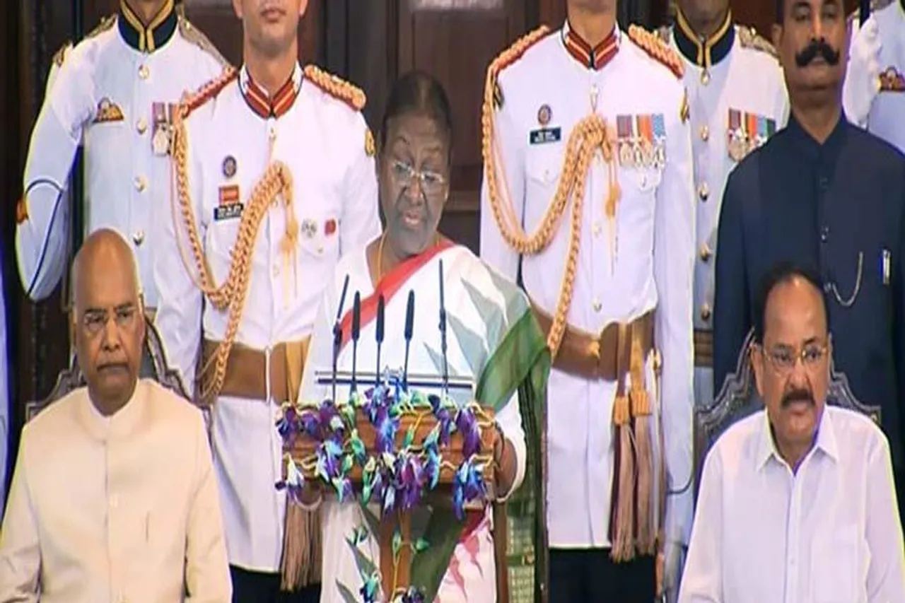 শেষ হল শপথ বাক্য অনুষ্ঠান, রইল সম্পূর্ণ ভিডিও