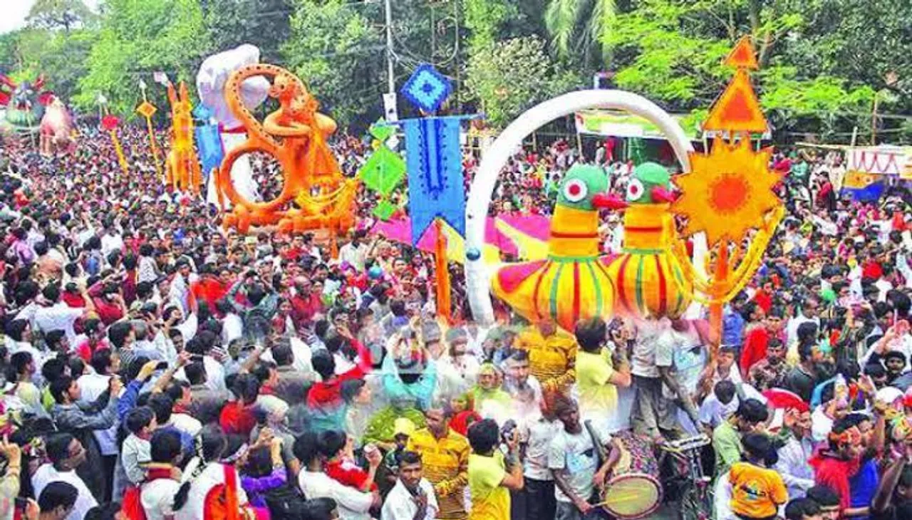 বাংলাদেশে সাড়ম্বরে পালিত হল নববর্ষ