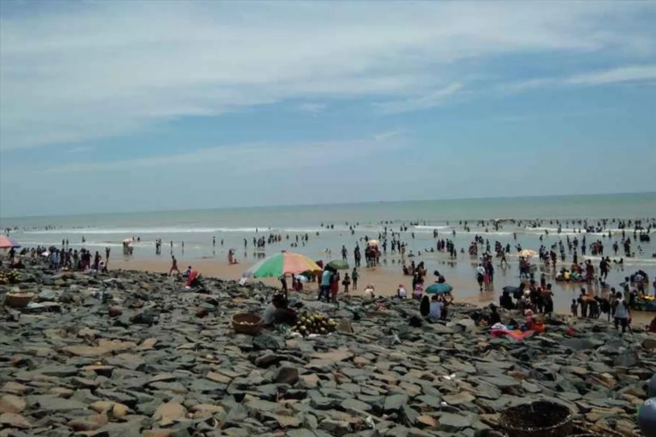 দিঘার সমুদ্র সৈকতে চলছে নিউ ইয়ার সেলিব্রেশন