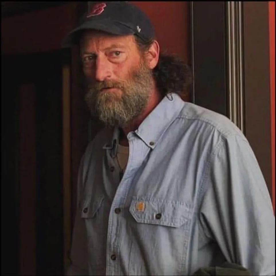 অস্কারে ইতিহাস গড়ার পথে ট্রয় কোটসুর