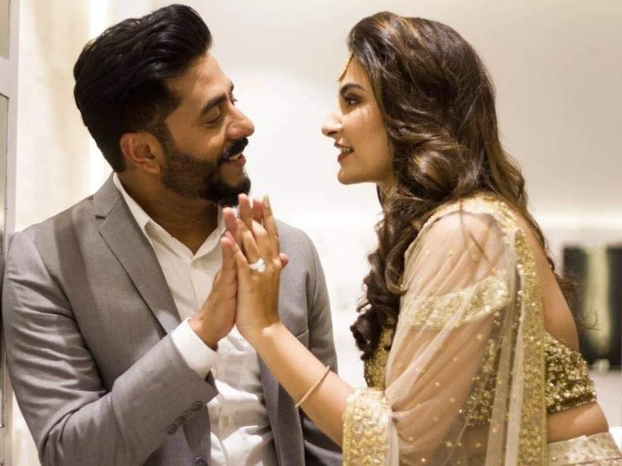 শুভশ্রীর জন্মদিনে আদুরে পোস্ট রাজের!