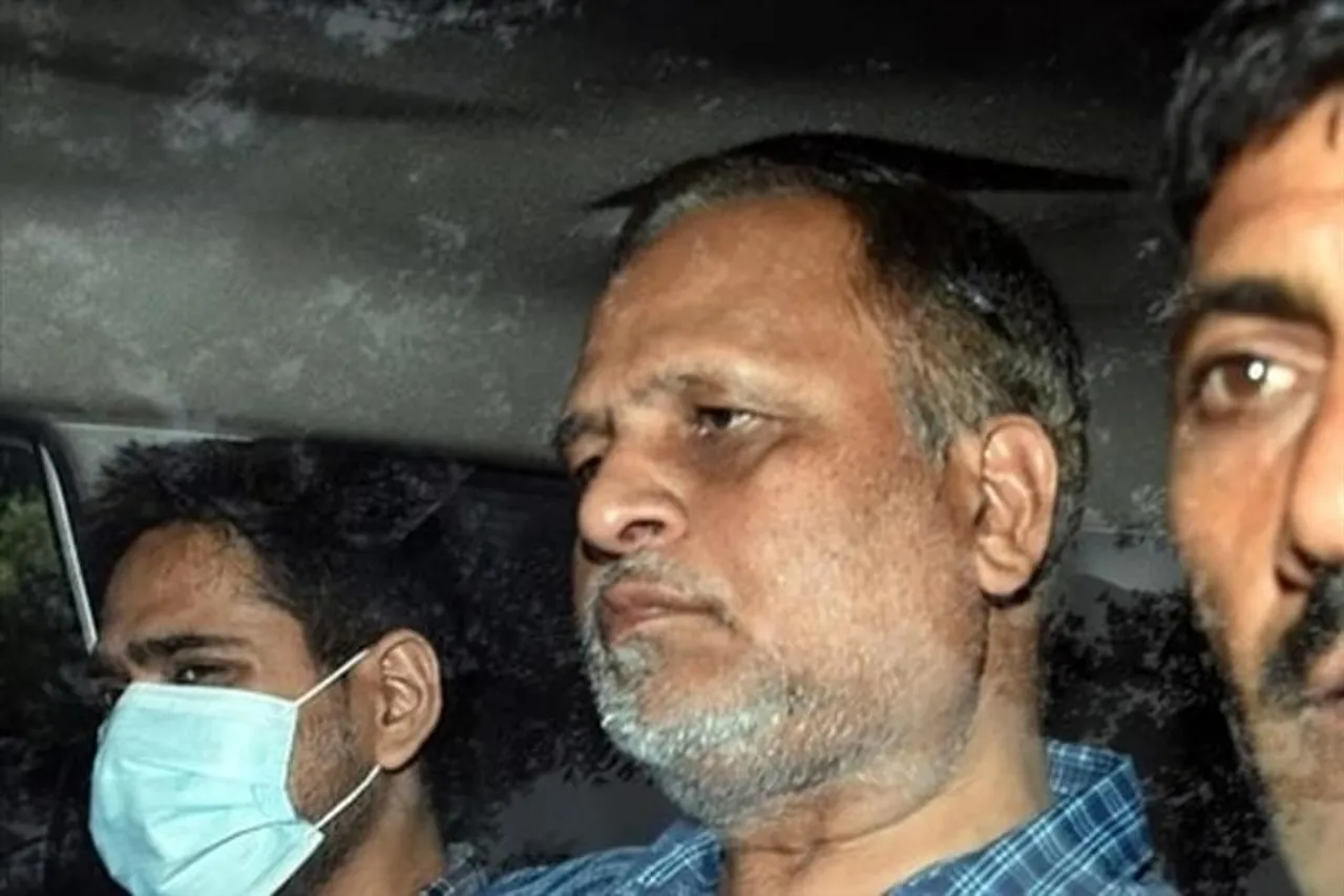 হাইকোর্টে মুখ পুড়লো সত্যেন্দ্র জৈনের