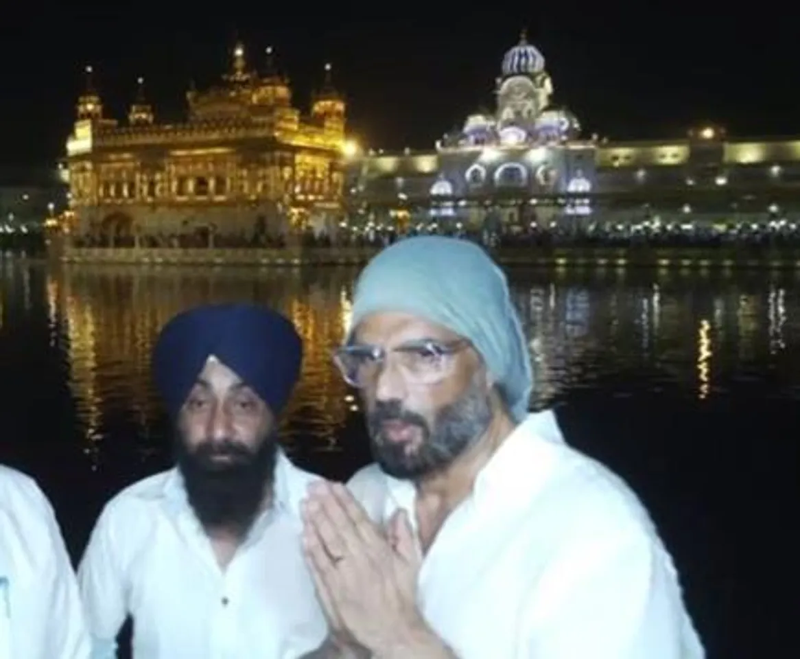 গোল্ডেন টেম্পল পরিদর্শনে সুনীল শেট্টি