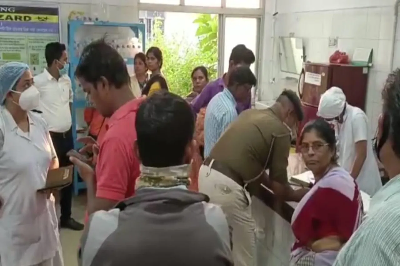 দুর্গাপুর ইএসআই হাসপাতালের জরুরী বিভাগে ভাঙচুর