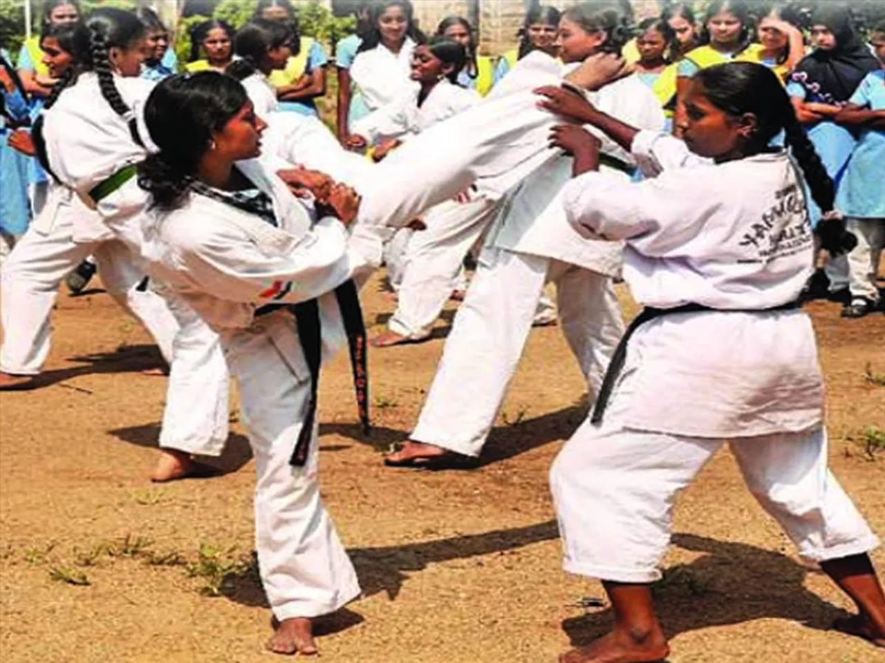 মহিলাদের নিয়ে নতুন পরিকল্পনা জম্মু কাশ্মীর পুলিশের