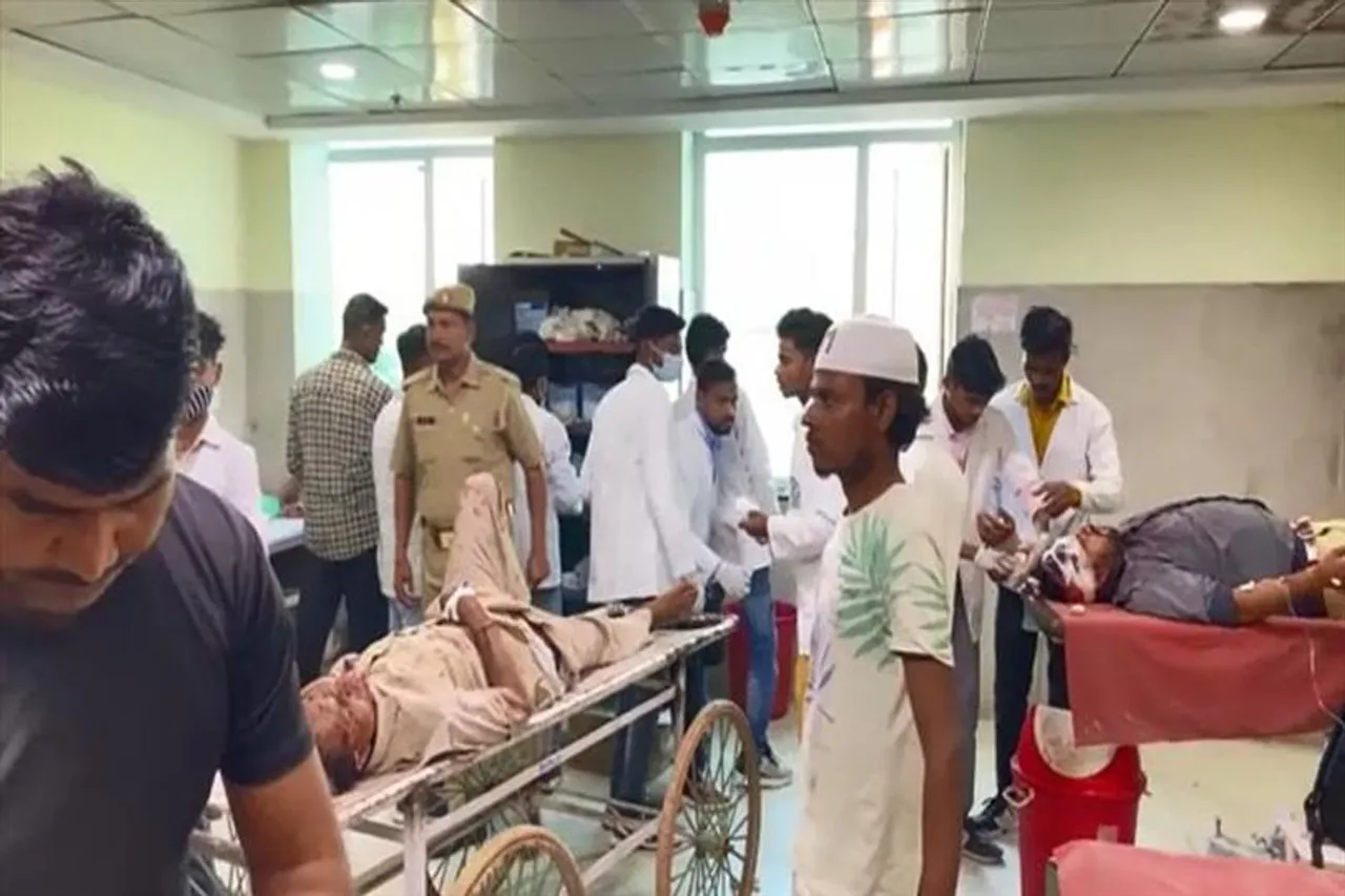 ট্রাক-বাসের মুখোমুখি সংঘর্ষে মৃত্যু ৮ জনের