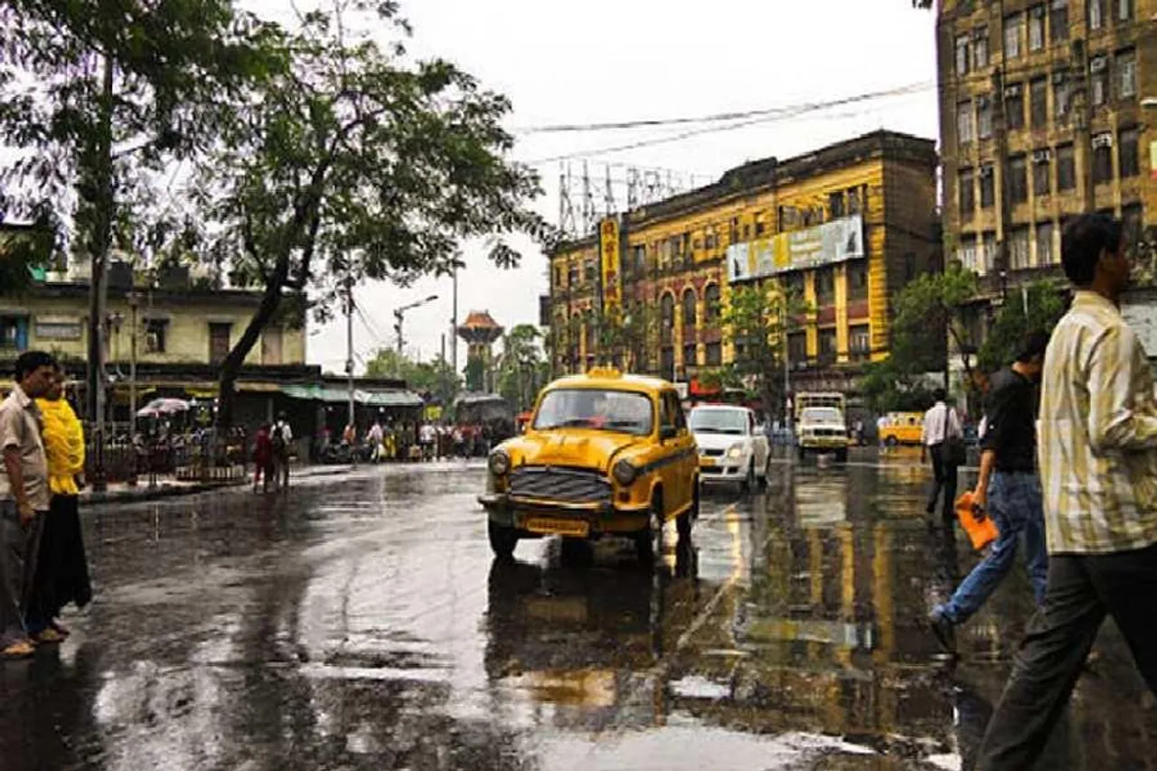 আজও বজ্রবিদ্যুৎ সহ বৃষ্টির সম্ভাবনা, থাকছে শীতও