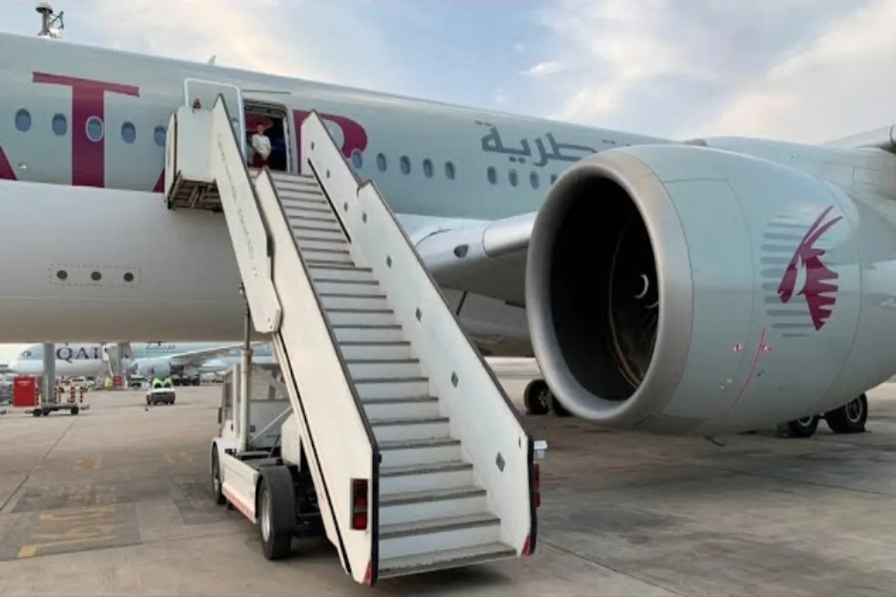 মাঝ আকাশে আন্তর্জাতিক বিমানে সমস্যা, মুম্বাই বিমান বন্দরে নামল বিমান