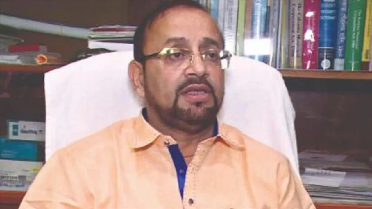 ভোটে জিতেই সাফাই অভিযানে অতীন ঘোষ