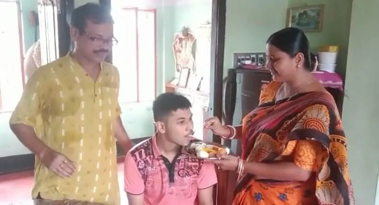 মাধ্যমিকে দশম পশ্চিম মেদিনীপুরের অয়ন কুমার পাল