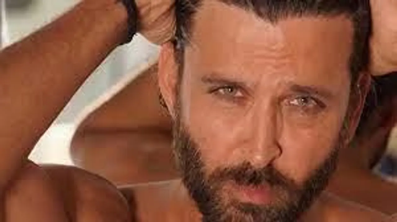 রক্তদান করলেন হৃতিক