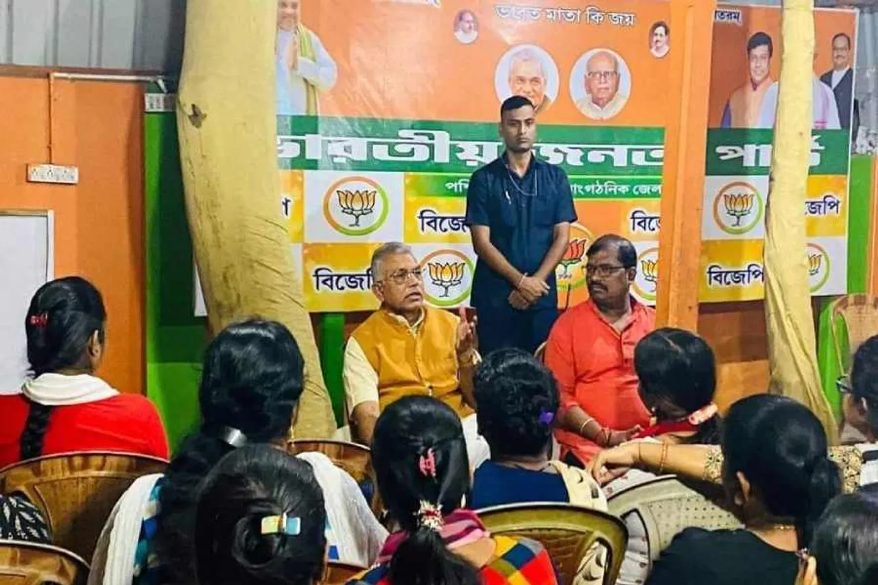 সোমবার রাতে মেদিনীপুর সদর বিজেপি কার্যালয়ে রুদ্ধদ্বার