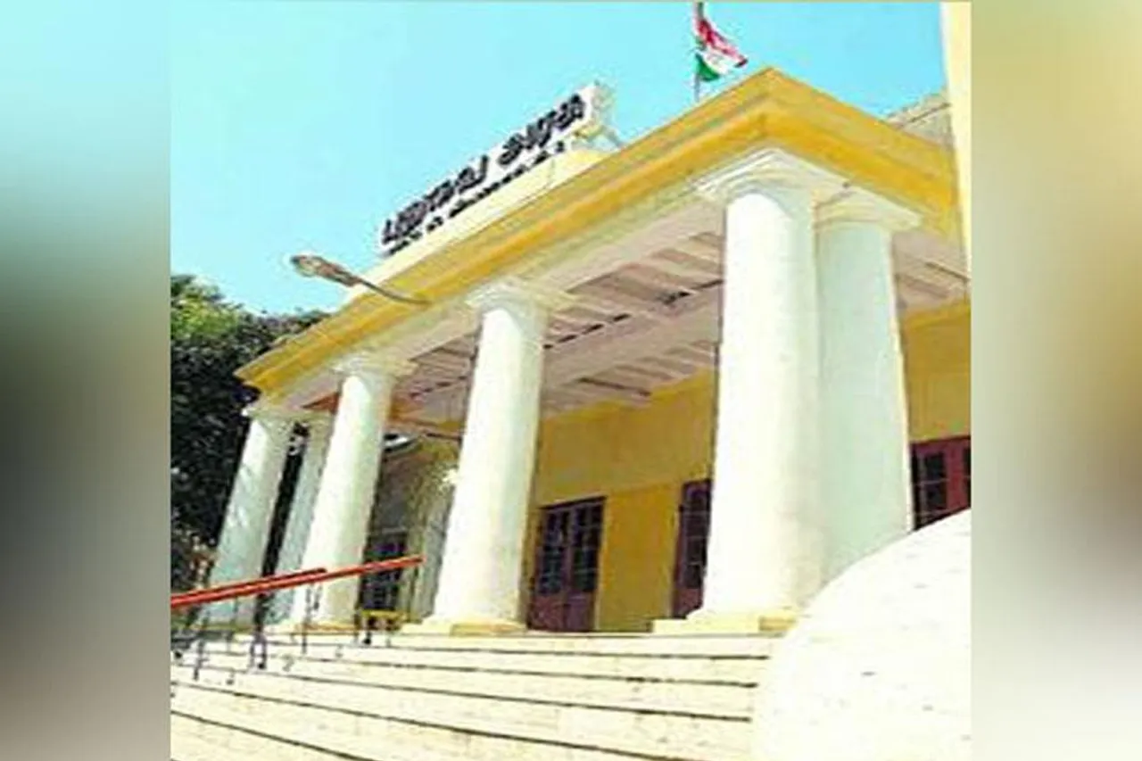 ২২ মিনিটের জন্য স্থগিত বিধানসভা