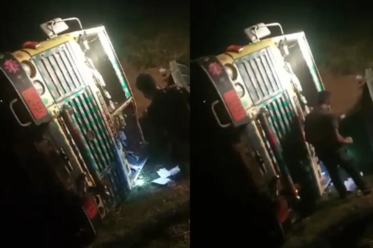 ডাম্পার বাস সংঘর্ষ