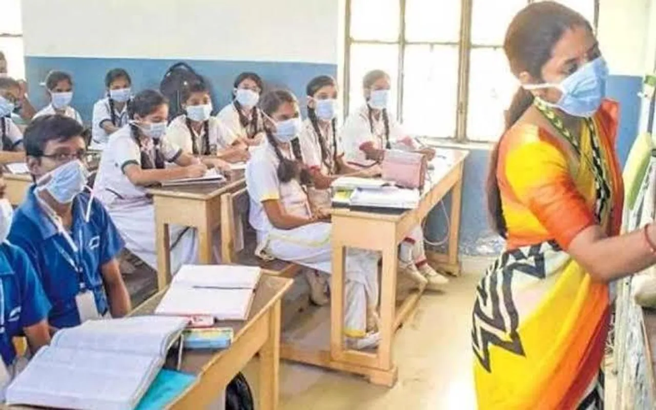 বদলিতে  দুর্নীতি, পদত্যাগ করলেন তৃণমূলের শিক্ষক নেতা