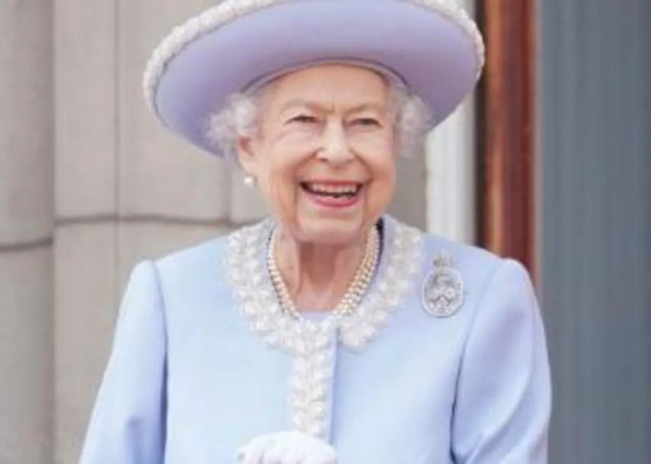 দ্বিতীয় এলিজাবেথের মৃত্যুতে শোক প্রকাশ করল বলি তারকারা