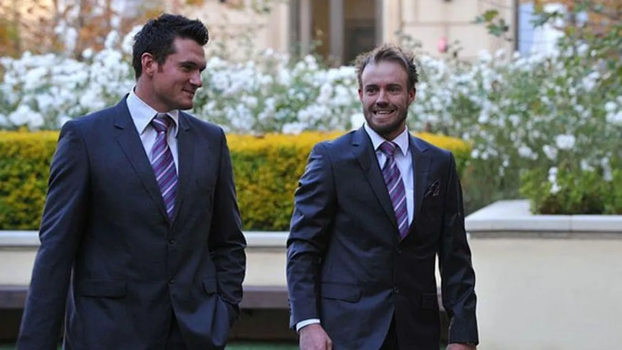 স্মিথ-ডিভিলিয়ার্সদের বিরুদ্ধে বর্ণবিদ্বেষের অভিযোগ