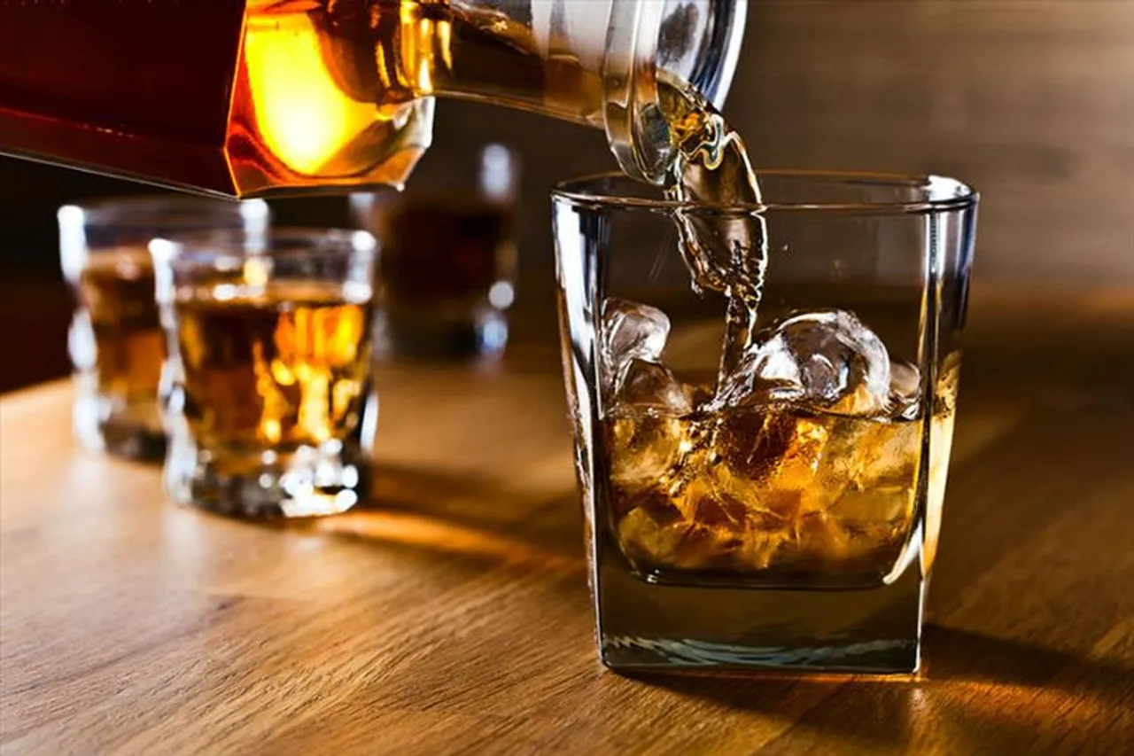 নির্দিষ্ট সময়ে পাতলা করে খাওয়া উচিত মদ!