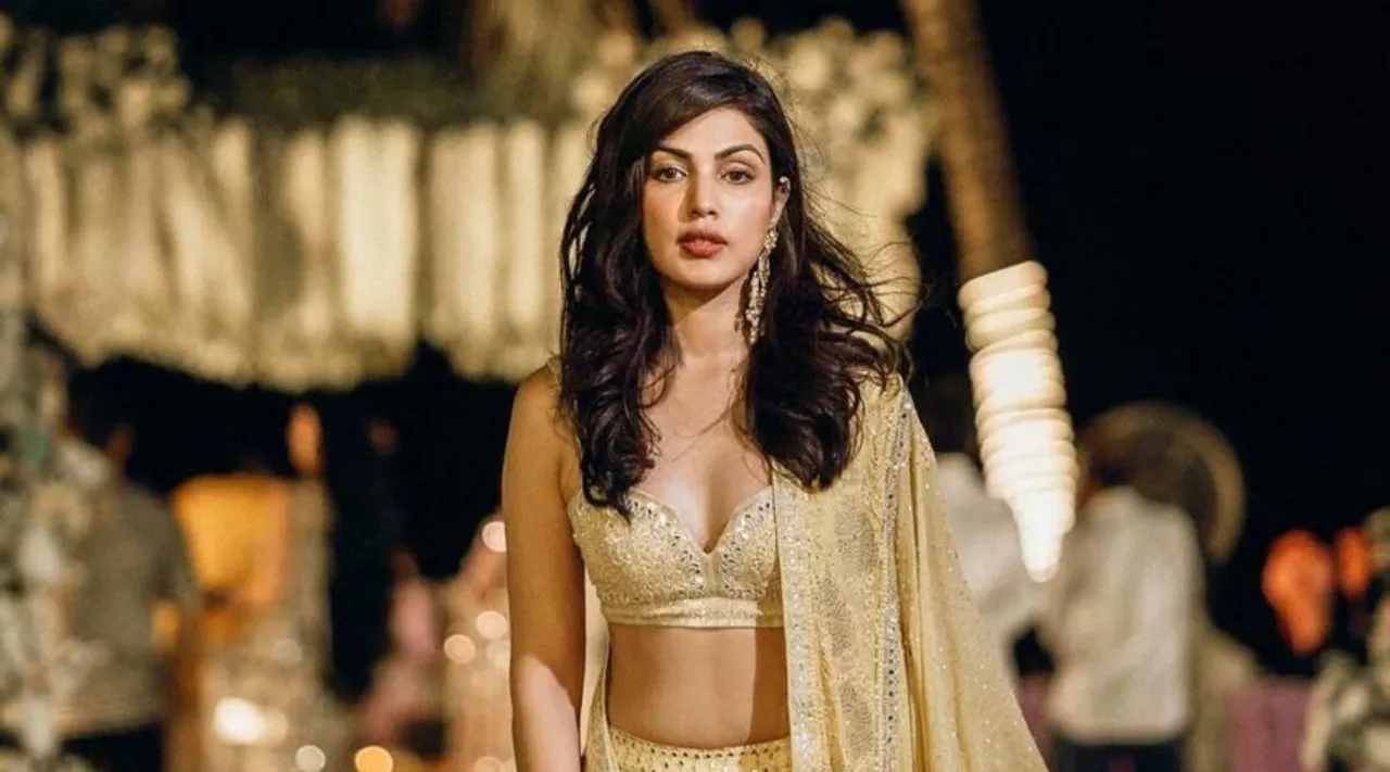 কাজে ফিরলেন রিয়া চক্রবর্তী