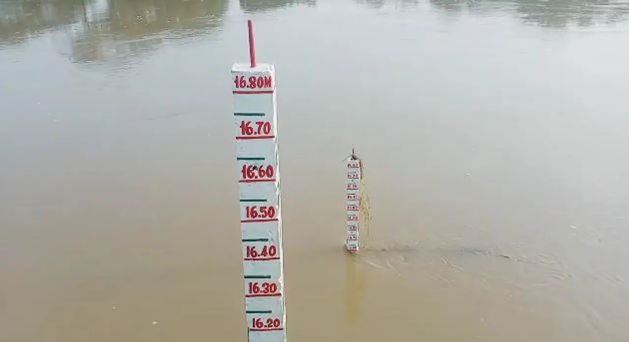 বন্যা পরিস্থিতি ও জলমগ্ন এলাকা পরিদর্শনে সাংসদ দীপক অধিকারী