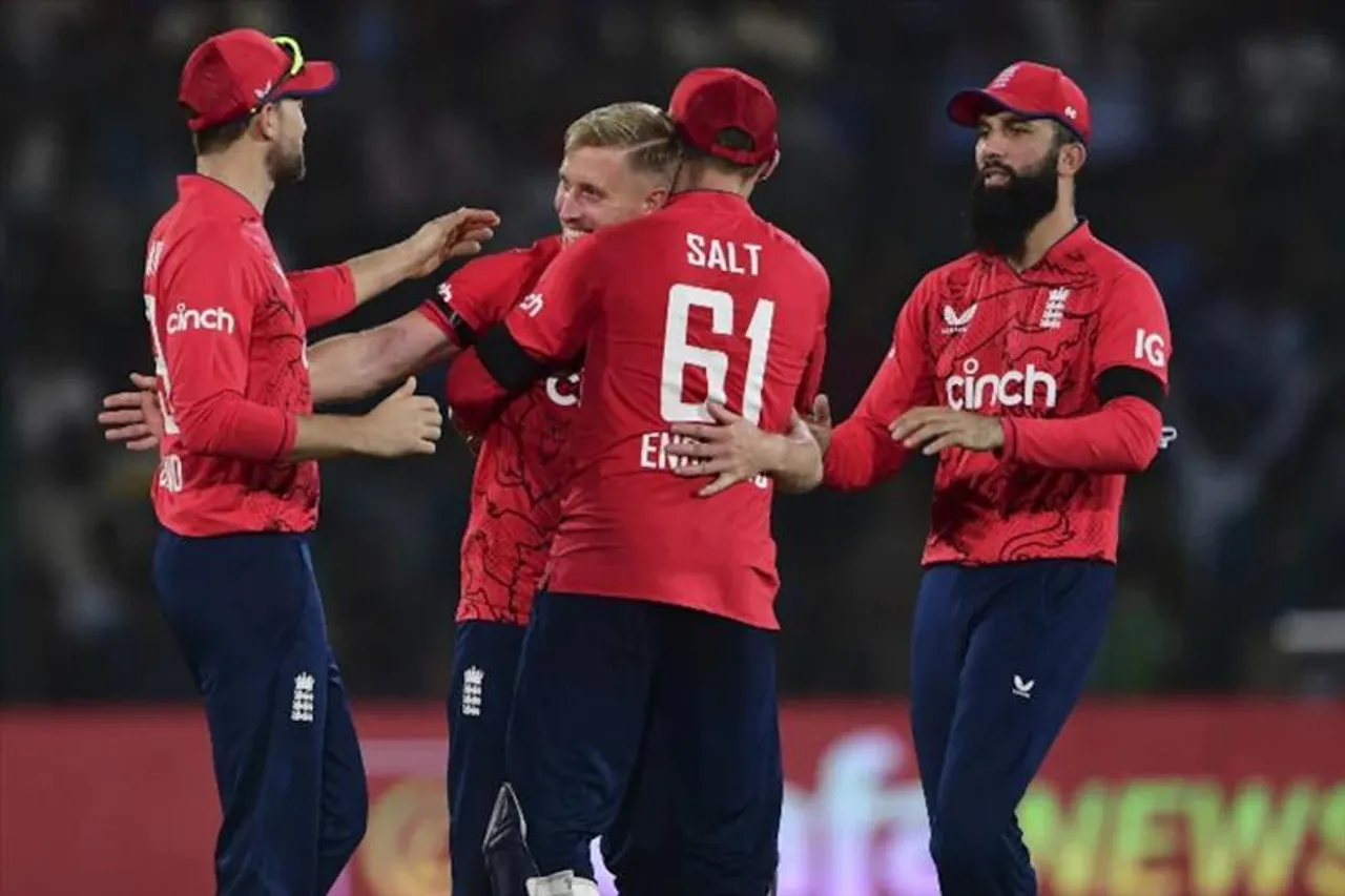 ইতিহাস রচনা করল ইংল্যান্ড