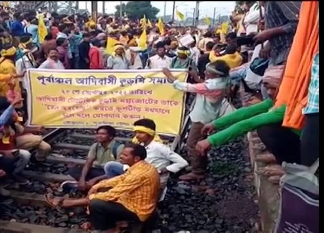 রেল অবরোধের ডাক কুড়মি সম্প্রদায়ের বিভিন্ন সংগঠনের