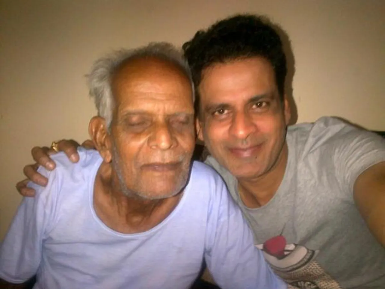 সংকটজনক অবস্থায় হাসপাতালে ভর্তি মনোজ বাজপেয়ীর বাবা