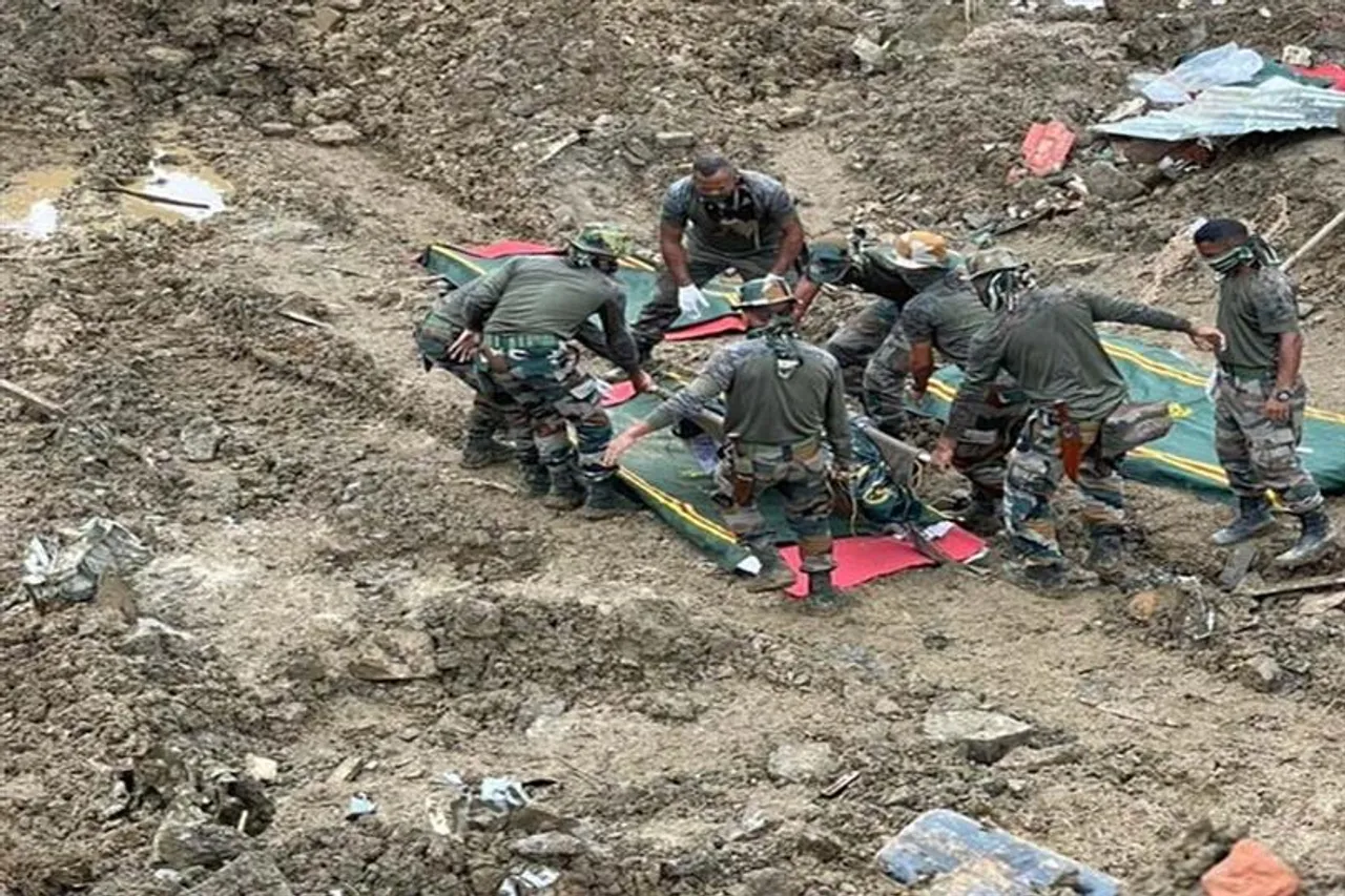 মনিপুরে ভূমিধসের ফলে বাড়ছে মৃতের সংখ্যা, দেখুন ভিডিও