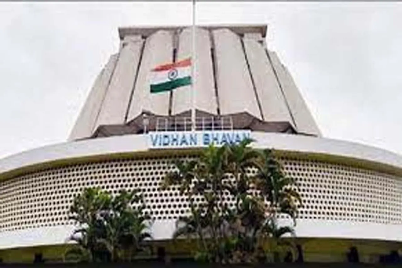 মহারাষ্ট্রে কবজা বিজেপির, তবে হবে নির্বাচন