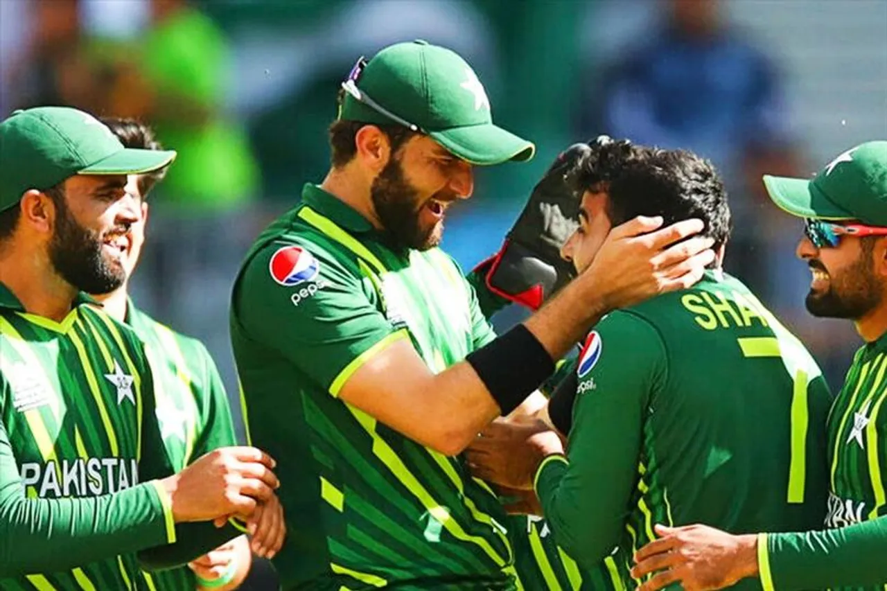 সেমিফাইনালে যাওয়ার আশা বাঁচিয়ে রাখল পাকিস্তান