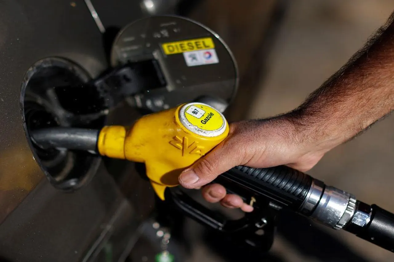 ডিজেলের ওপর বাড়ল ভ্যাট