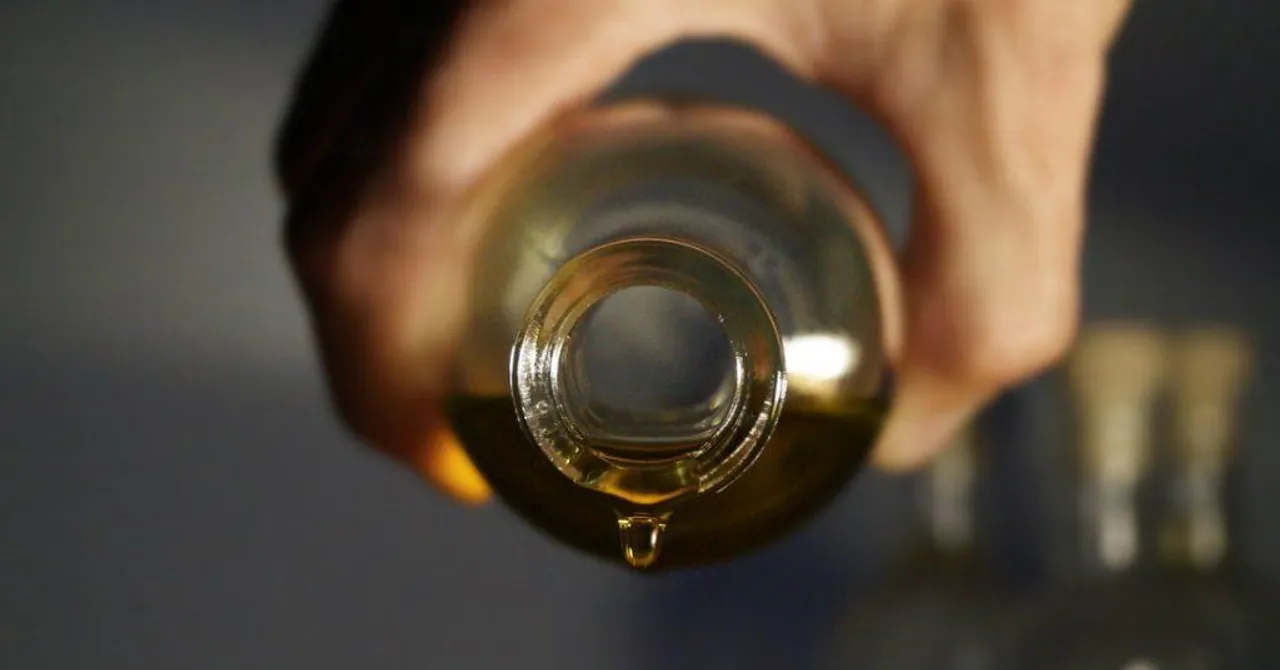 বাড়িতেই  বানিয়ে ফেলুন ডিটক্স অয়েল!