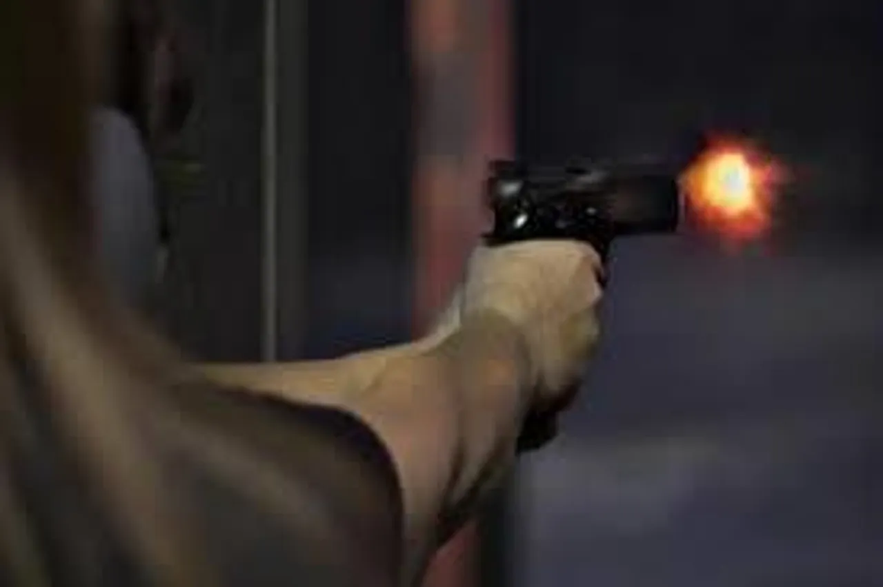 সাতসকালে তিলজলায় শ্যুটআউট